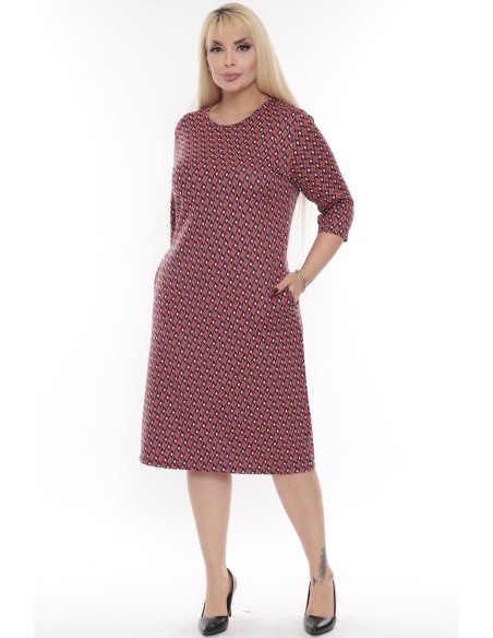 Rakstaina kleita ar ornamentiem