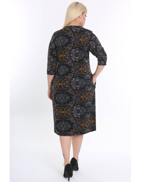 Tume mustritega kleit