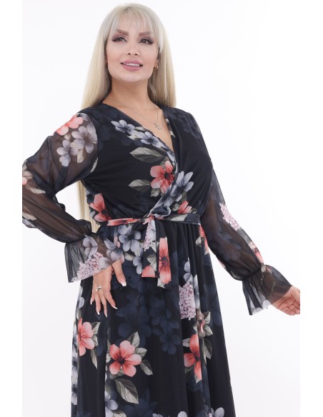 Gėlėta suknelė su dirželiu