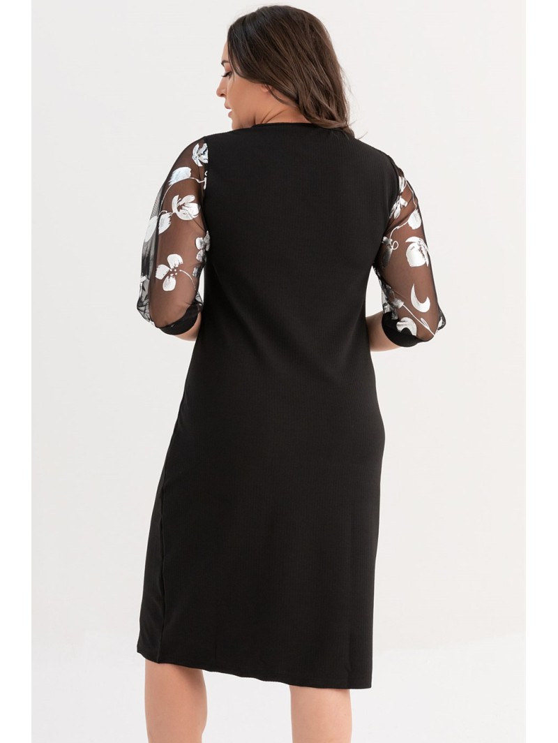 Juoda elegantiška suknelė Juoda elegantiška suknelė