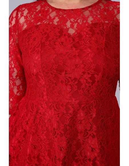 Punane pitsiga kleit