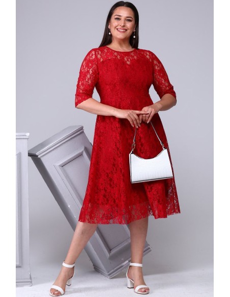 Punane pitsiga kleit