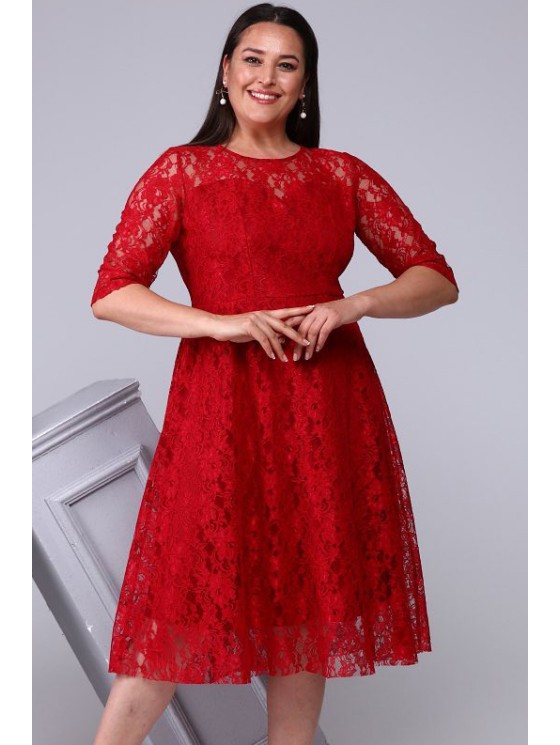 Красное платье с кружевом