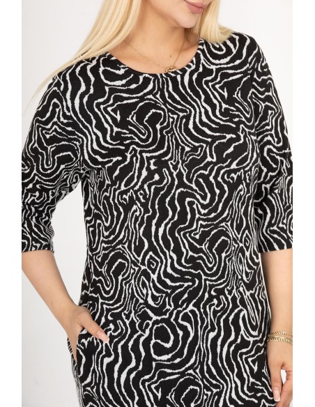 Rakstaina kleita ar kabatām