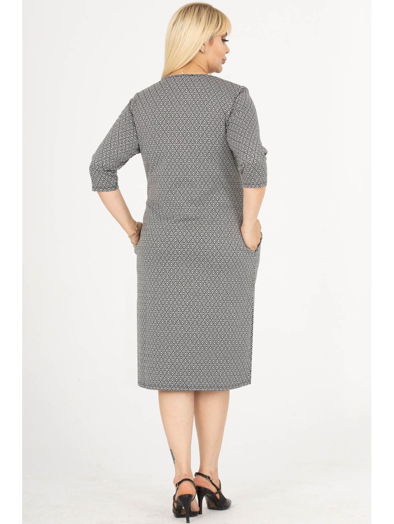 Kleita ar ornamentiem Kleita ar ornamentiem