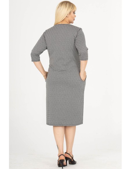 Kleita ar ornamentiem