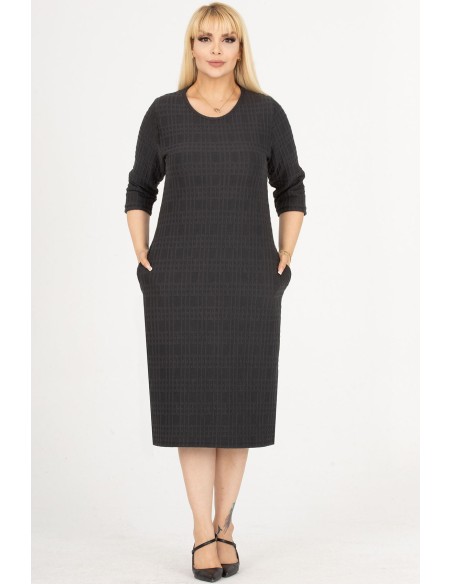 Kleita virs ceļgaliem