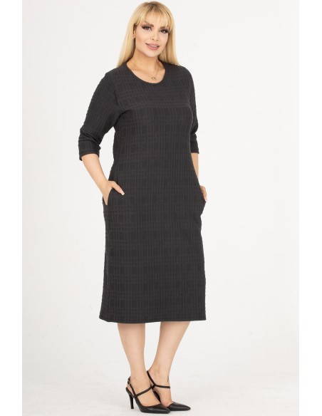 Kleita virs ceļgaliem