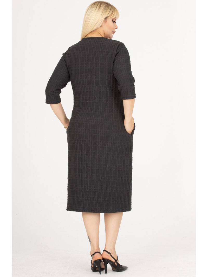 Kleita virs ceļgaliem Kleita virs ceļgaliem