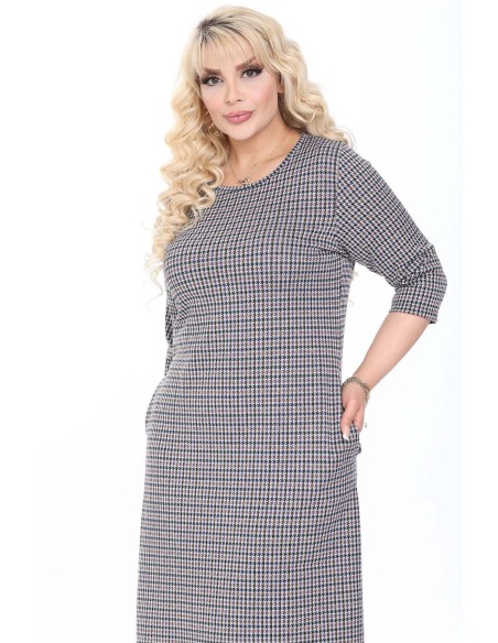 Платье с принтом на ногах