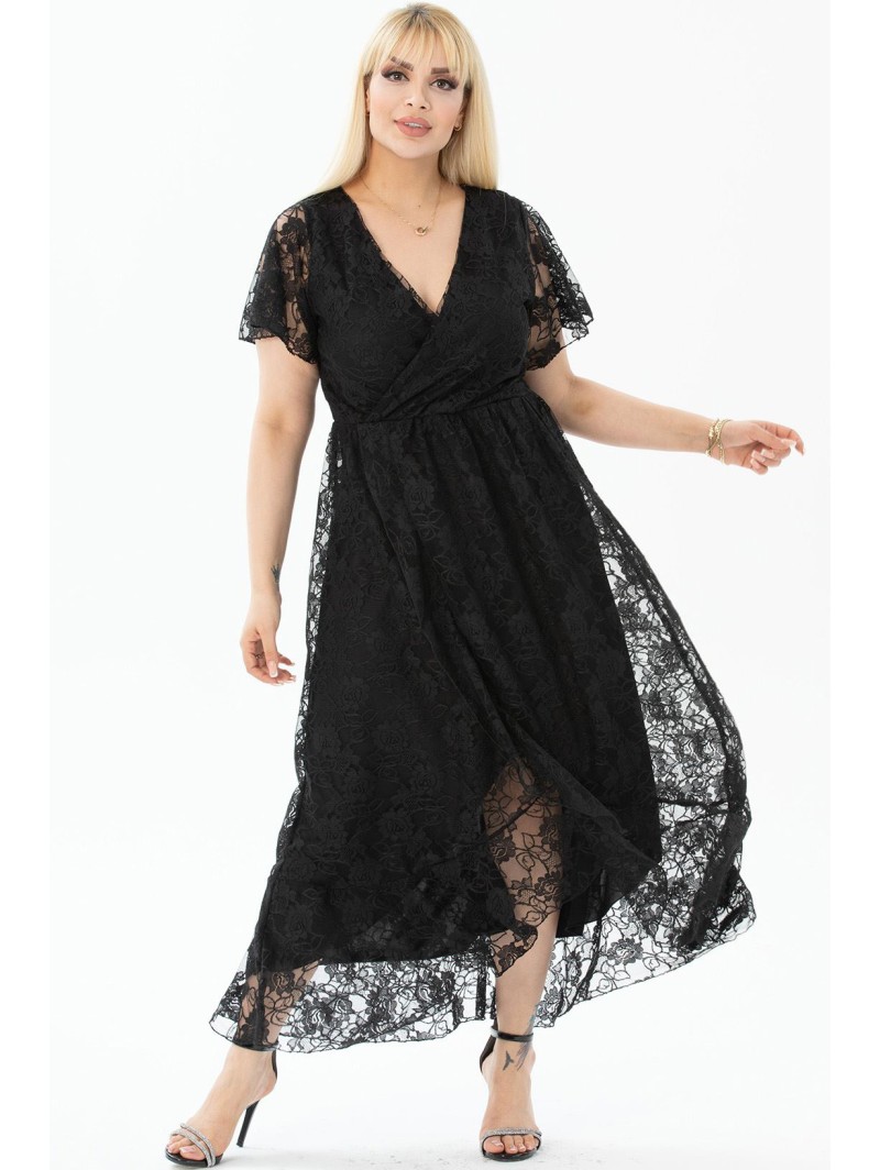 Skaista kleita ar mežģīnēm