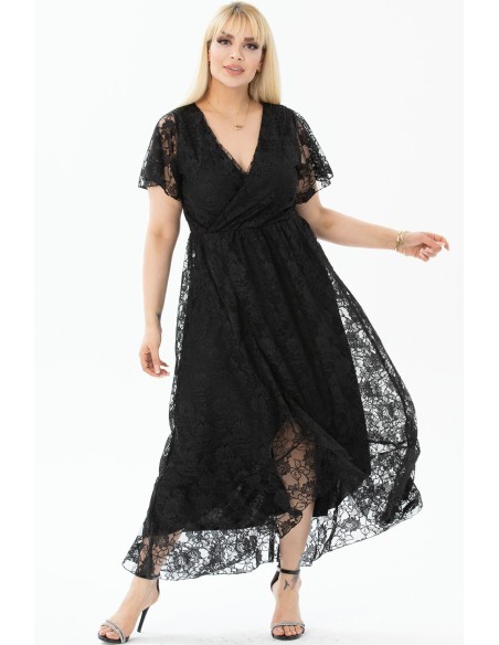 Skaista kleita ar mežģīnēm