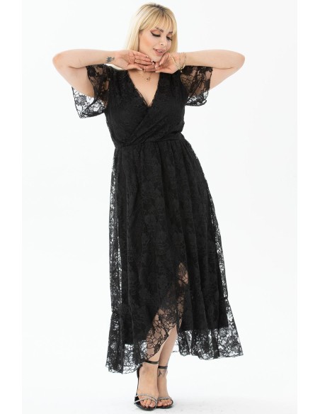 Skaista kleita ar mežģīnēm