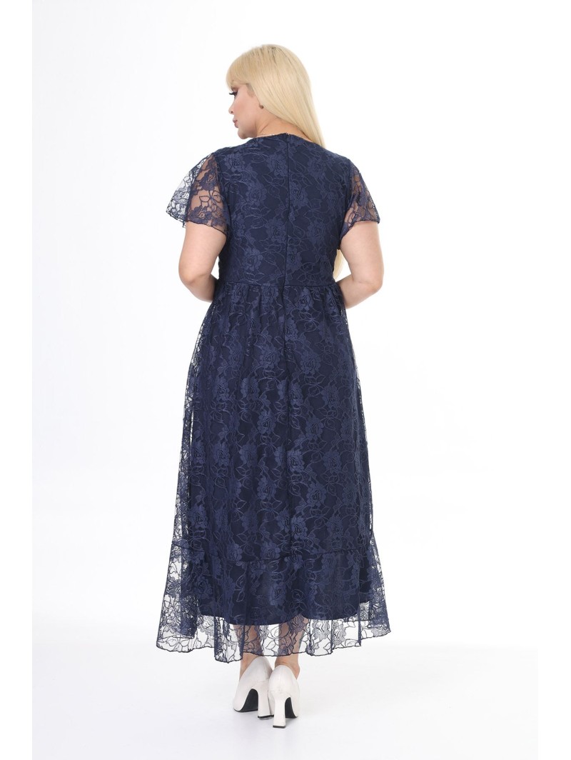 Skaista kleita ar mežģīnēm Skaista kleita ar mežģīnēm