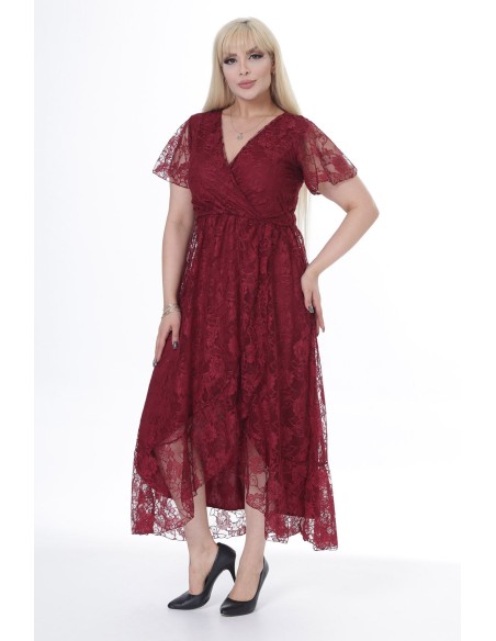 Skaista kleita ar mežģīnēm