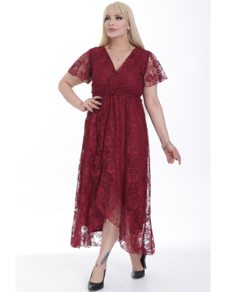 Skaista kleita ar mežģīnēm