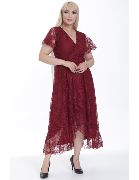 Skaista kleita ar mežģīnēm