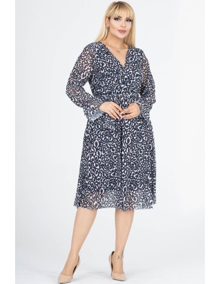 Pikkade varrukatega kleit