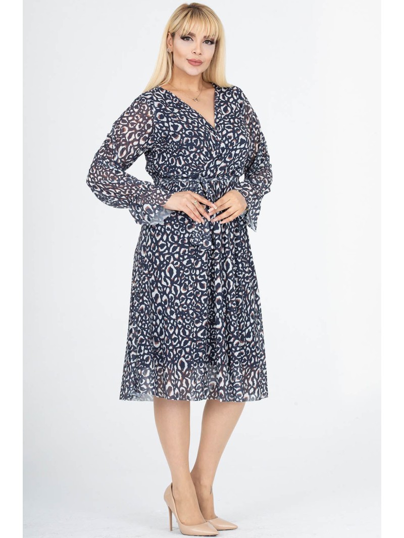 Платье с длинными рукавами