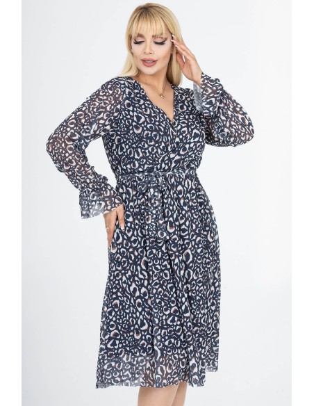 Kleita ar garām piedurknēm