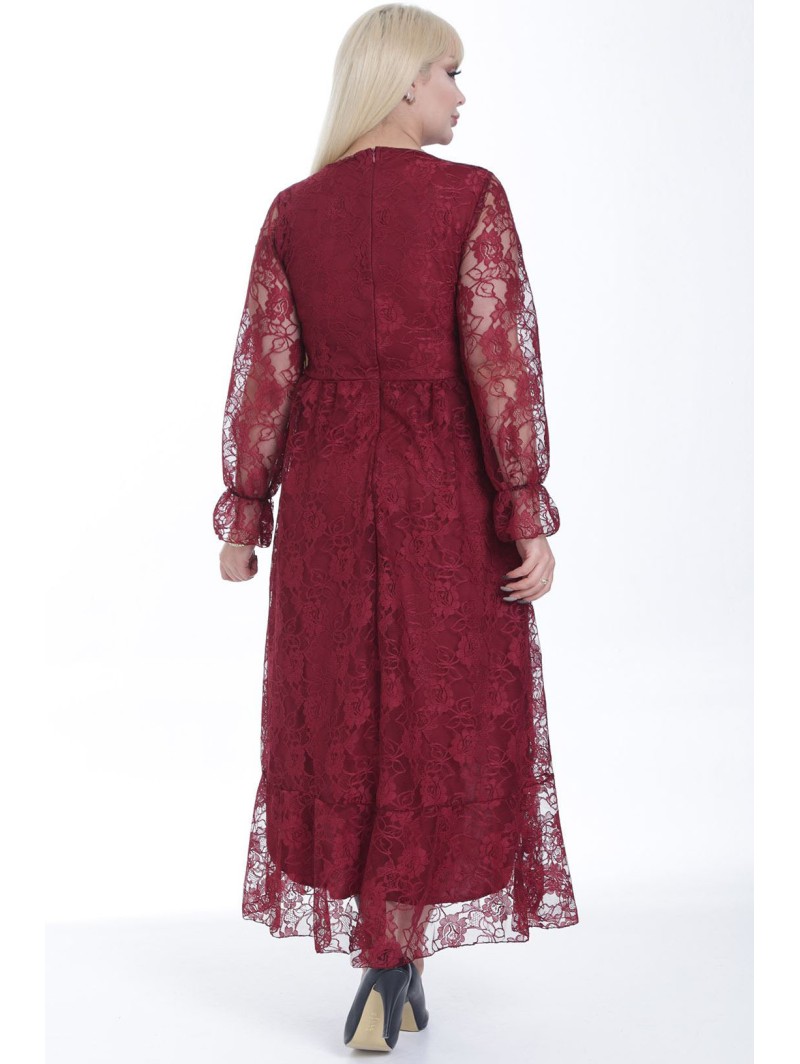 Ilga suknelė su nėriniais