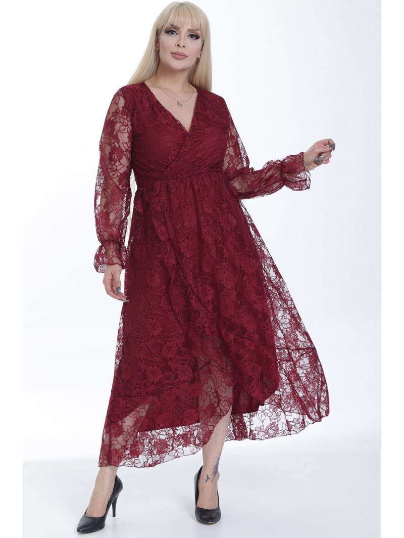 Ilga suknelė su nėriniais