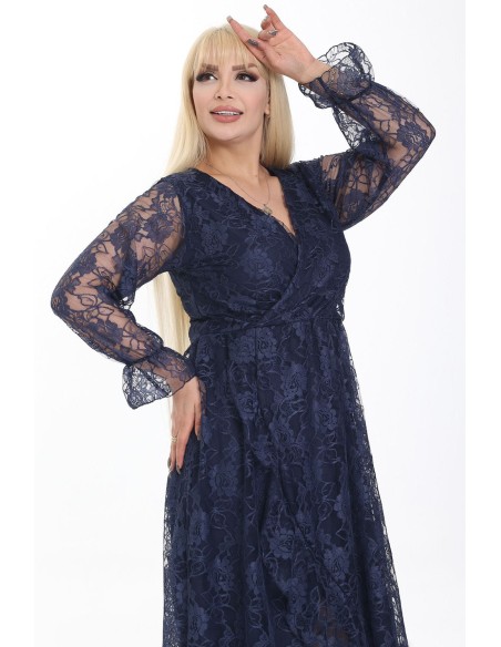 Длинное платье с кружевом