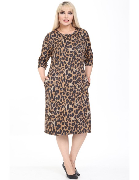 Платье с узорами из меха животных