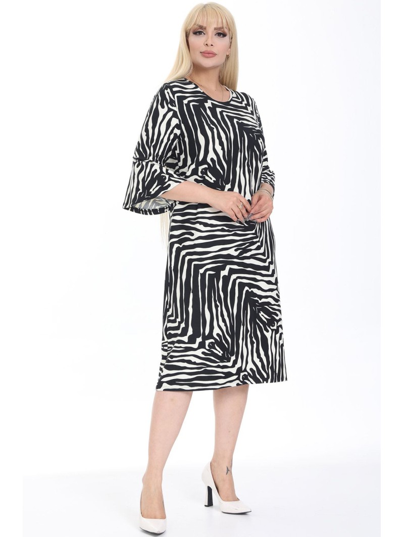 Черно-белое платье