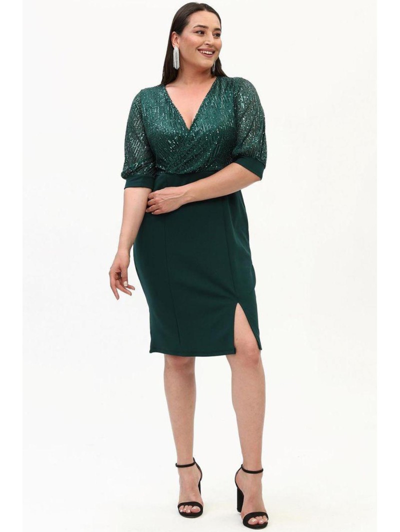 Zaļa kleita ar svariem