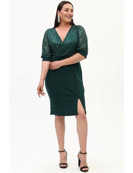 Zaļa kleita ar svariem