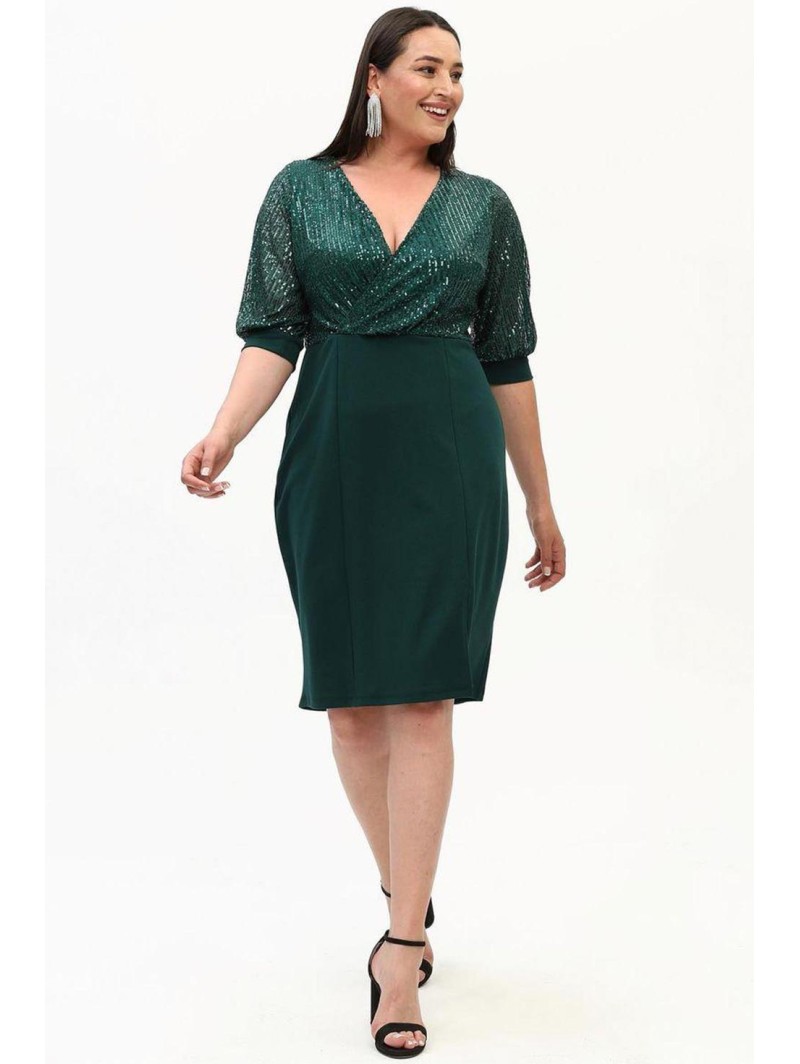 Зеленое платье с чешуей