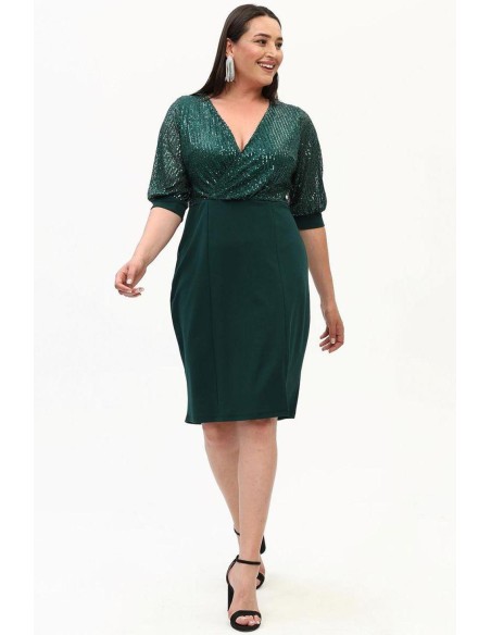 Zaļa kleita ar svariem