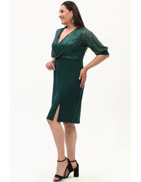 Zaļa kleita ar svariem