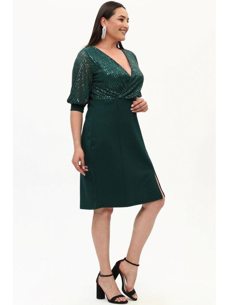 Зеленое платье с чешуей