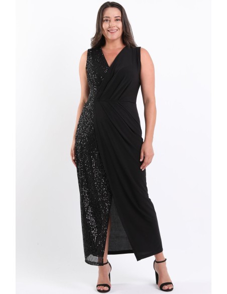 Pikk uhke varrukateta kleit