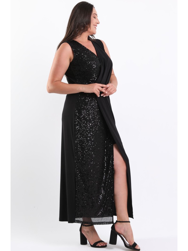 Pikk uhke varrukateta kleit