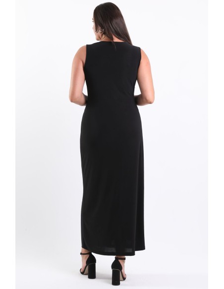 Pikk uhke varrukateta kleit