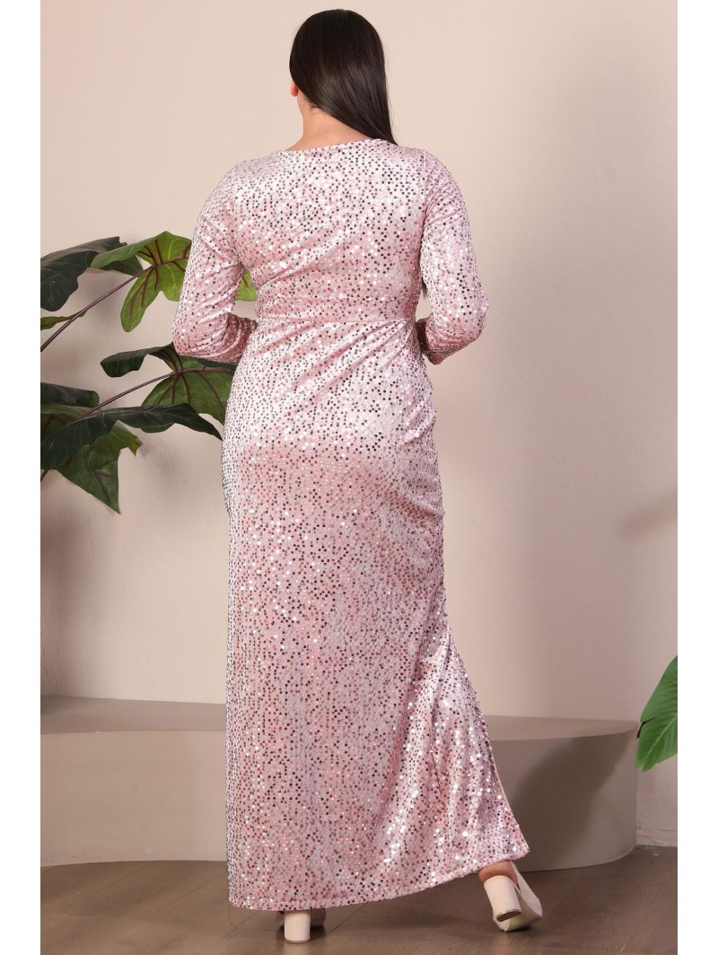 Pikk kaaludega kleit