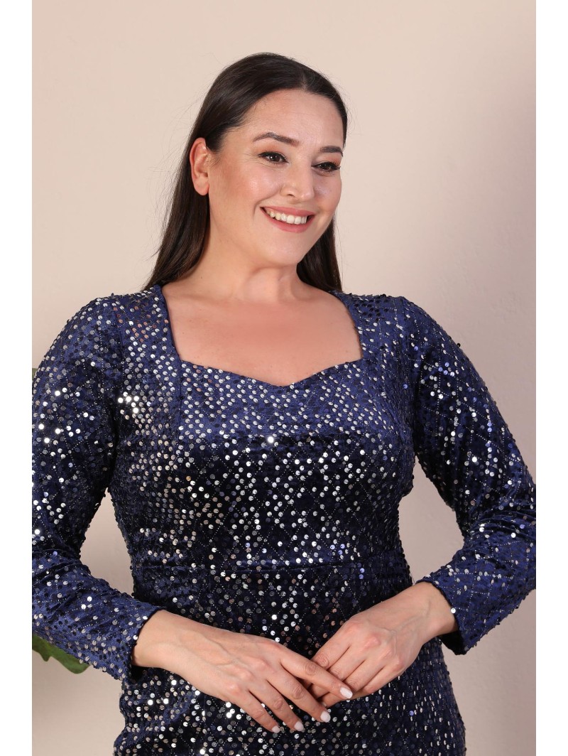 Ilga suknelė su žvyneliais