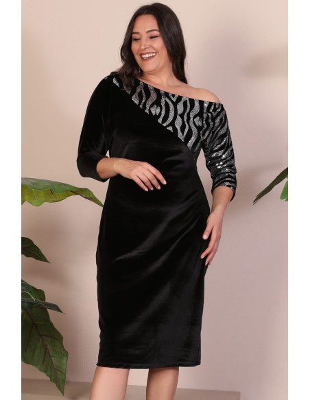 Skaista velūra kleita