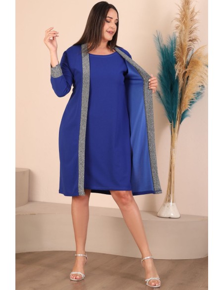 Голубое платье