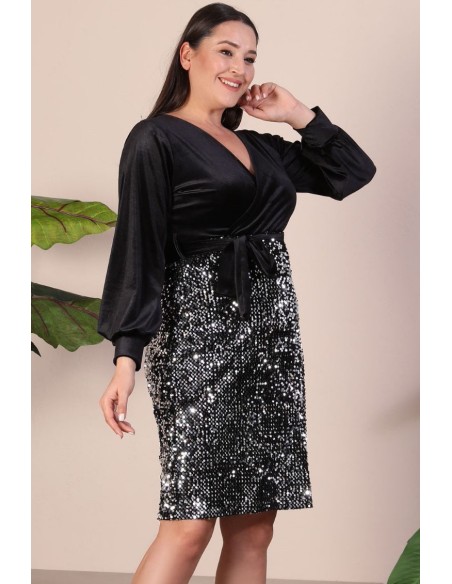 Черное бархатное платье с чешуей