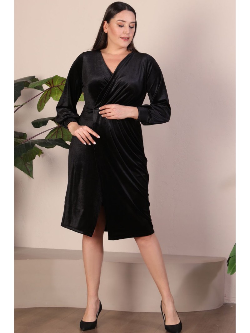 Бархатное платье с рюшами