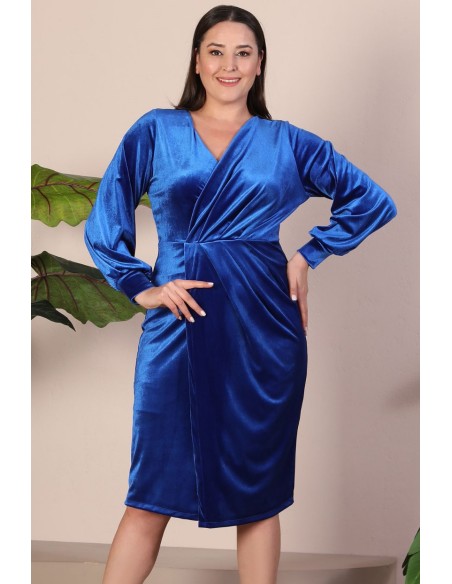 Велюровое платье с рюшами