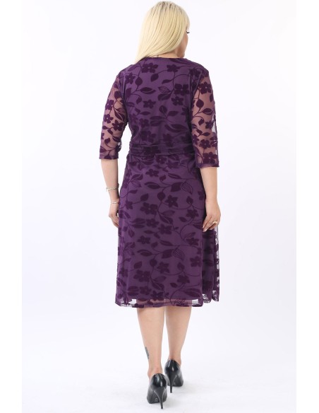 Violeta kleita ar lenciņu