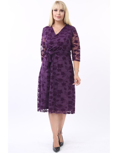 Violeta kleita ar lenciņu