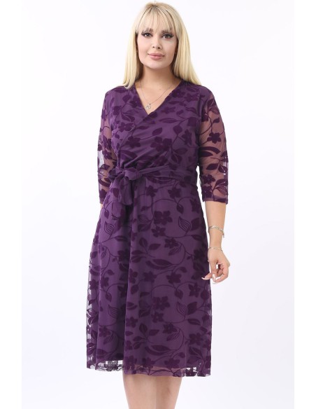 Violeta kleita ar lenciņu