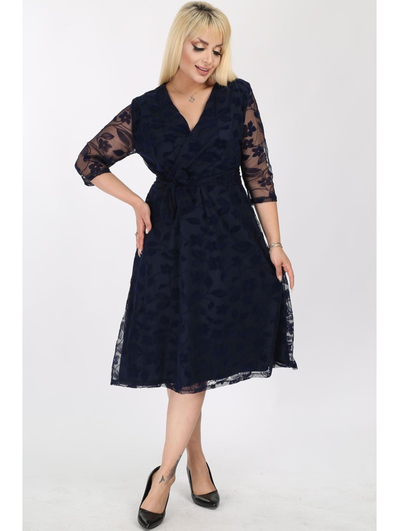 Tamsiai mėlyna suknelė Tamsiai mėlyna suknelė