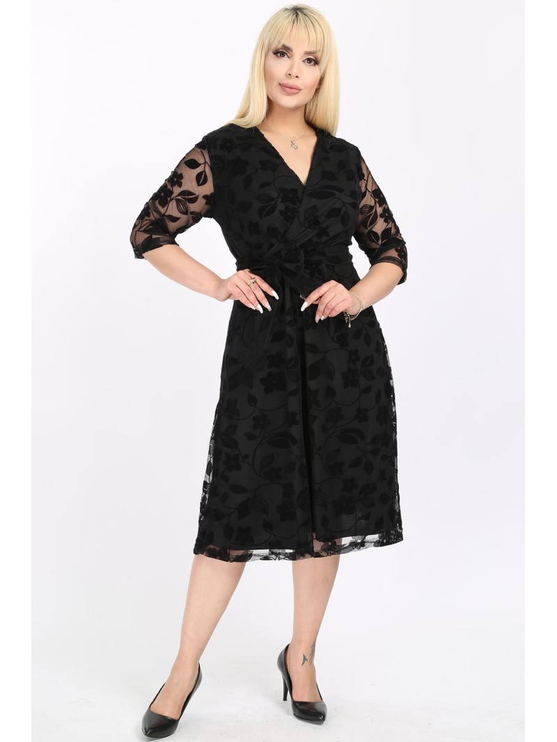 Juoda suknelė Juoda suknelė